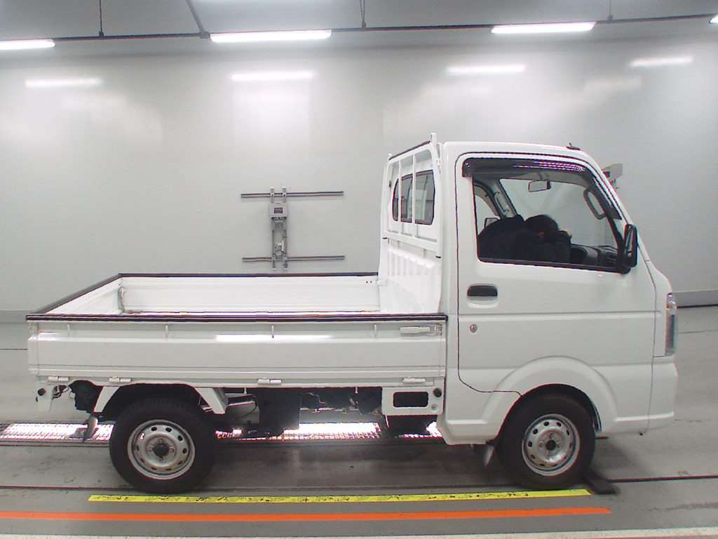 2018 Suzuki Carry Truck DA16T[2]