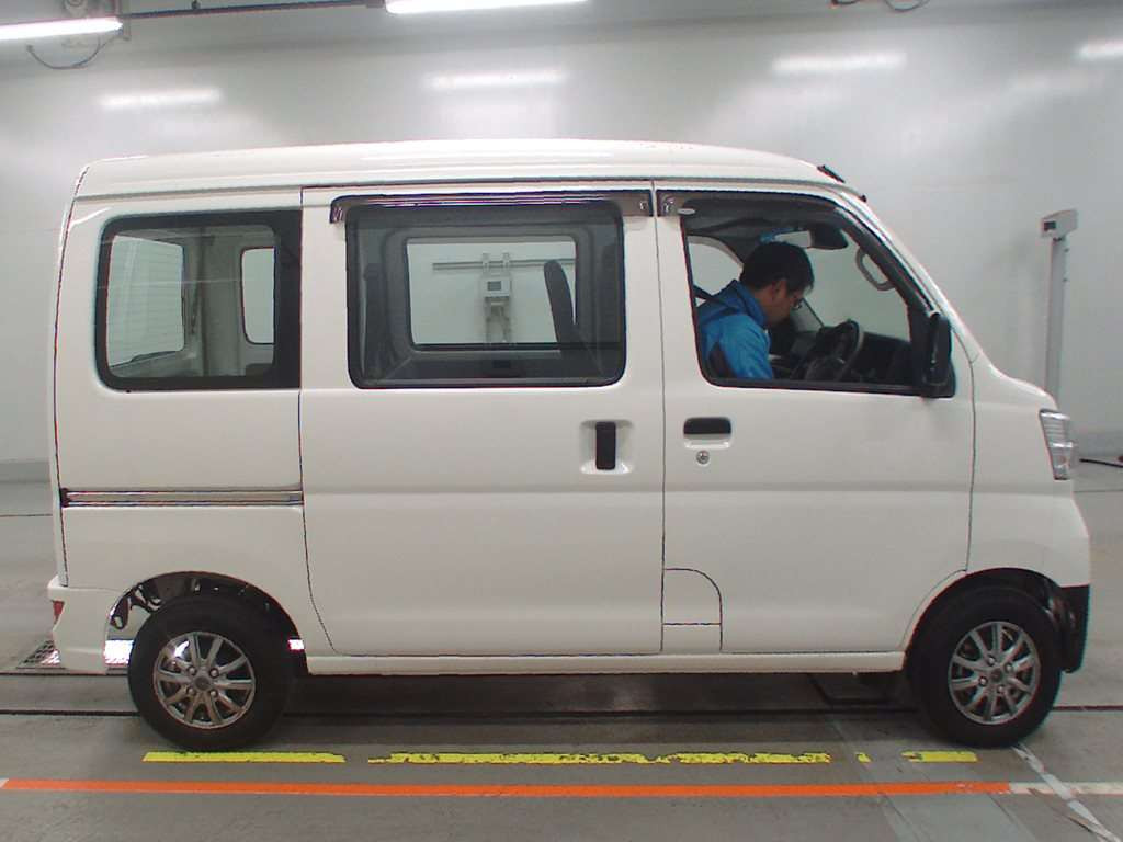 2021 Daihatsu Hijet Cargo S321V[2]