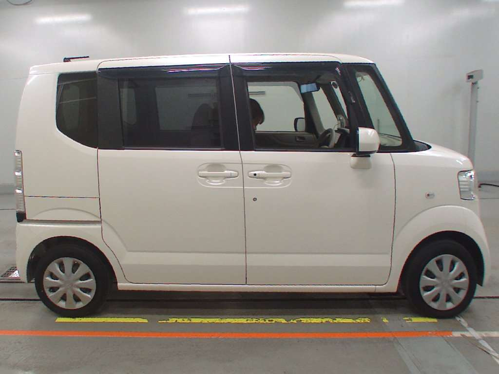 2017 Honda N-BOX JF1[2]