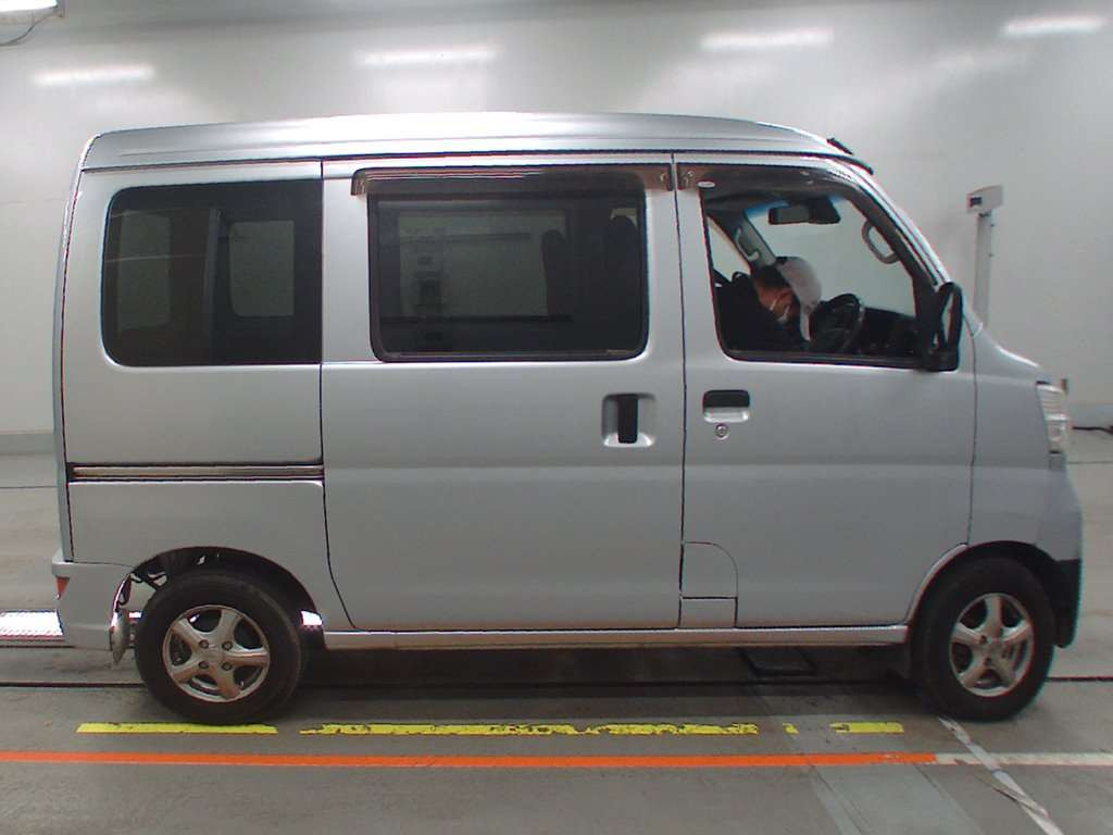 2018 Daihatsu Hijet Cargo S321V[2]