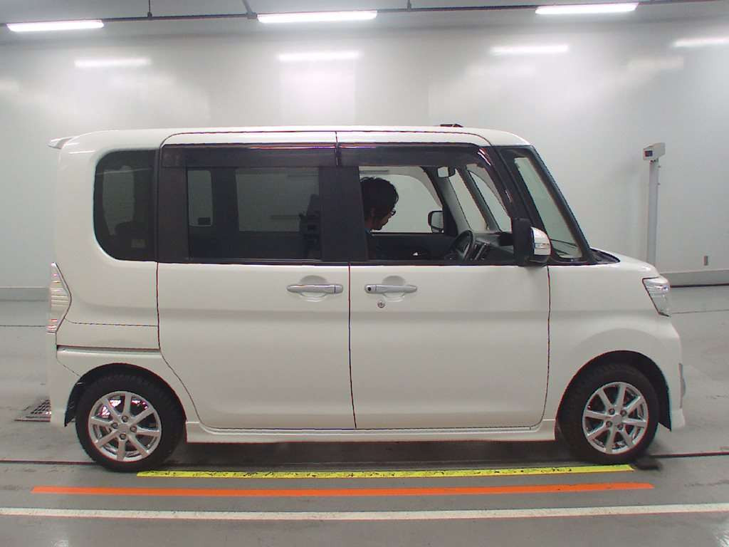 2014 Daihatsu Tanto LA600S[2]