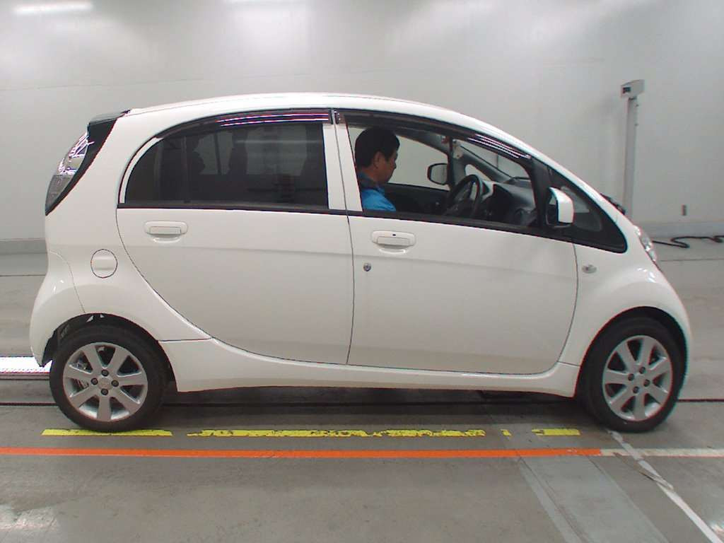 2014 Mitsubishi I-Miev HA4W[2]