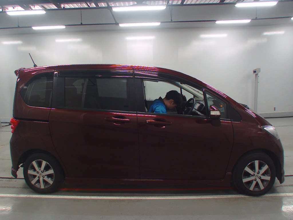 2009 Honda Freed GB3[2]