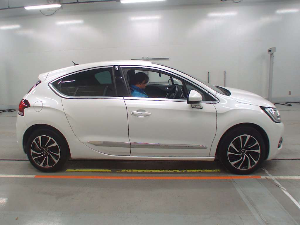 2016 Citroen DS4 B7C5G01[2]