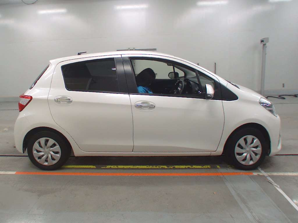 2019 Toyota Vitz KSP130[2]