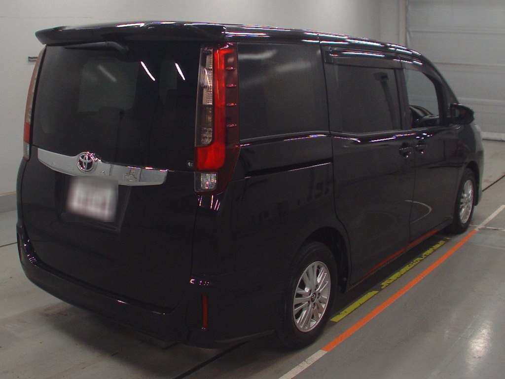 2014 Toyota Noah ZRR80G[1]