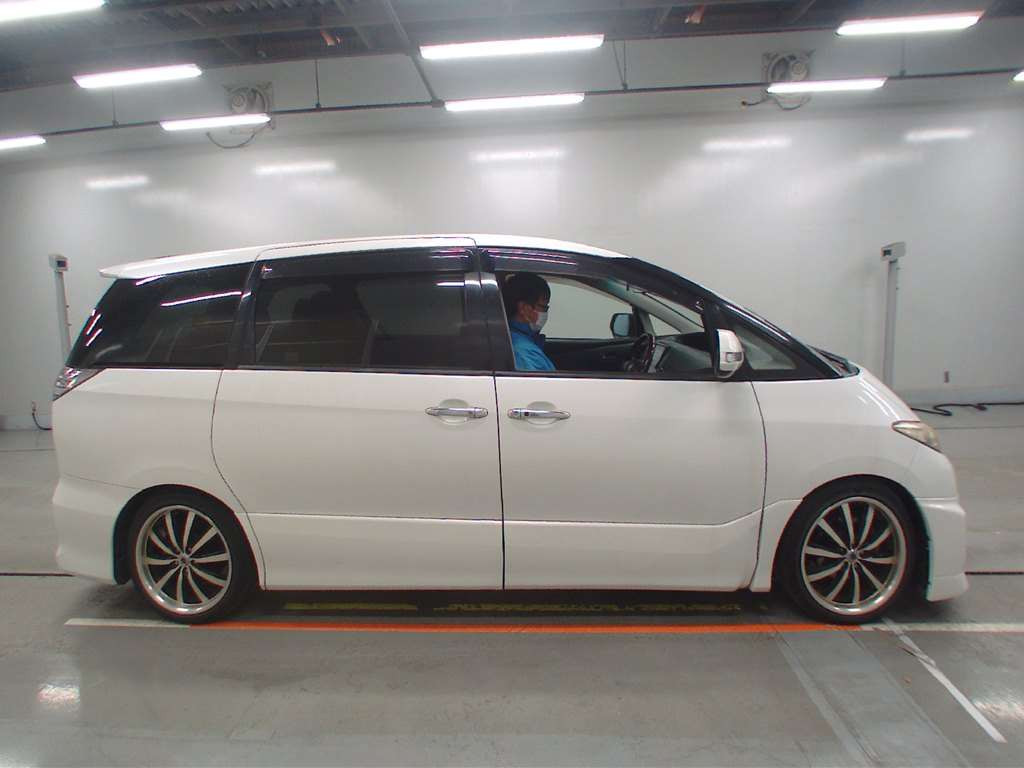 2010 Toyota Estima ACR50W[2]