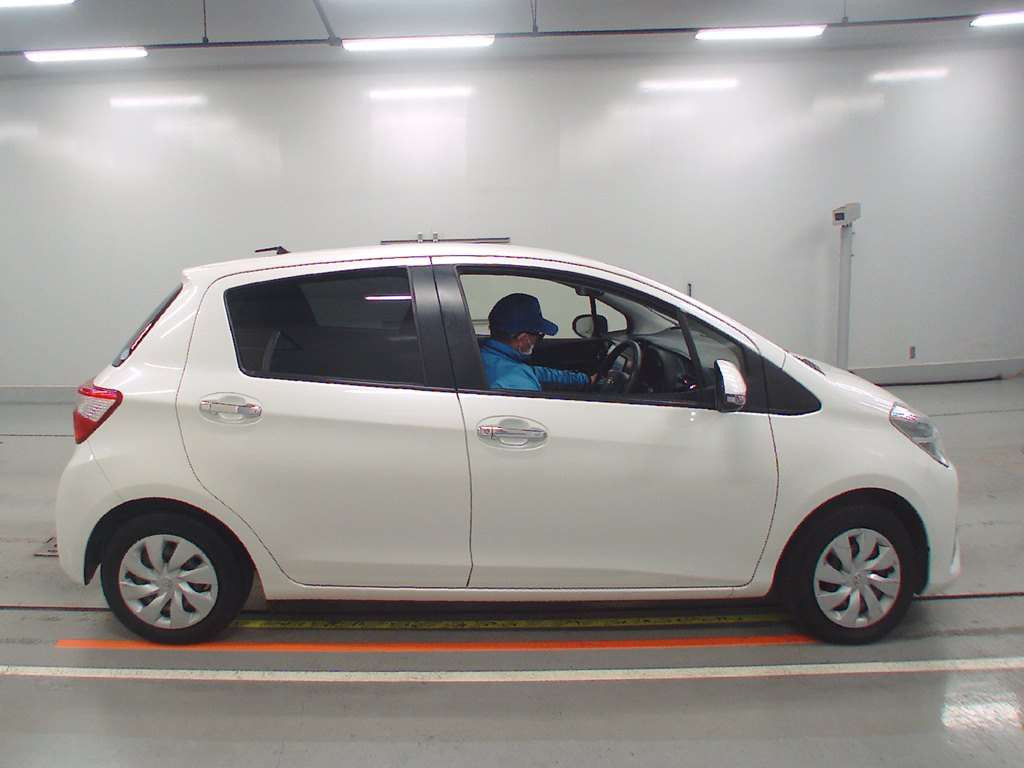 2019 Toyota Vitz KSP130[2]