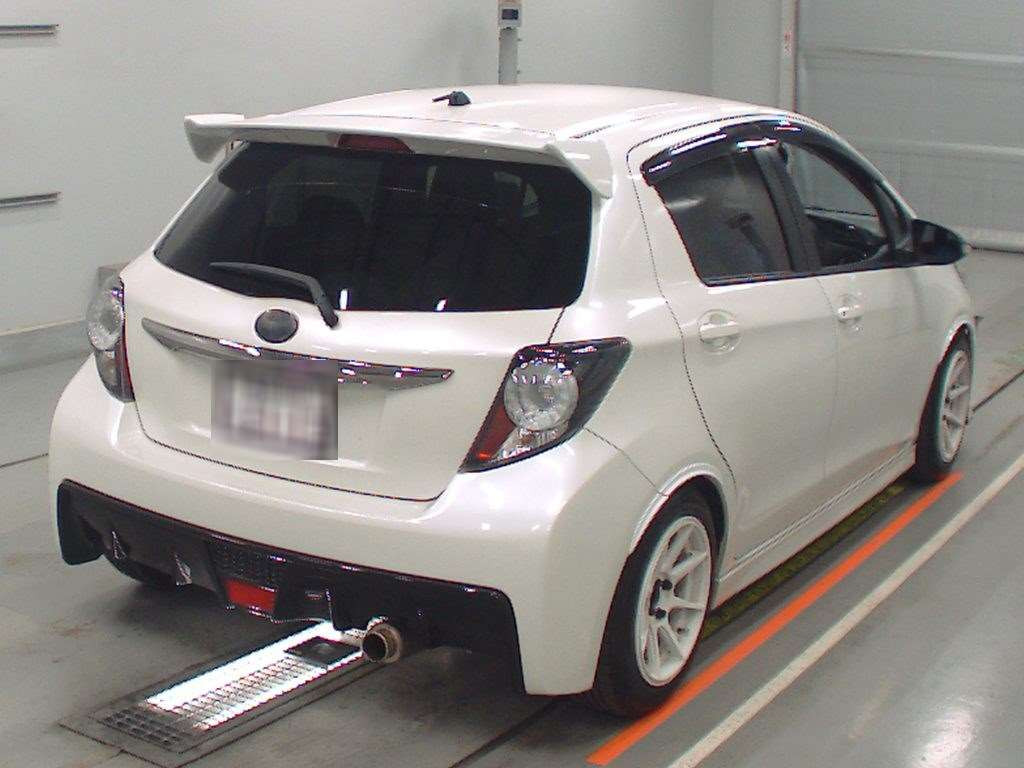 2018 Toyota Vitz NCP131[1]