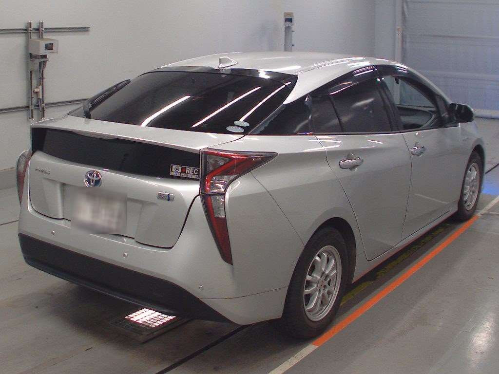 2018 Toyota Prius ZVW50[1]