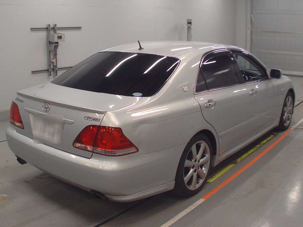 2007 Toyota Crown GRS184[1]