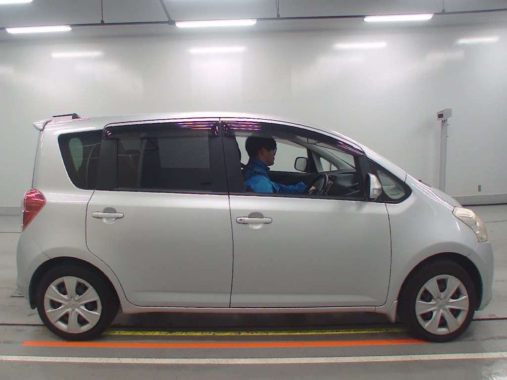 2008 Toyota Ractis NCP100[2]