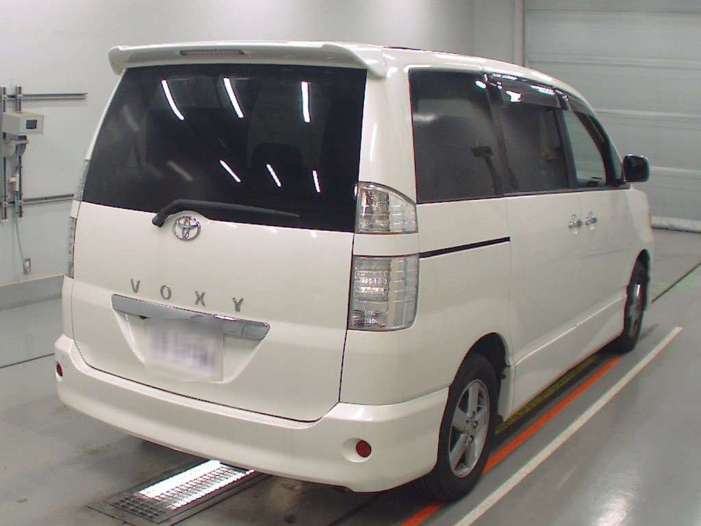 2006 Toyota Voxy AZR60G[1]