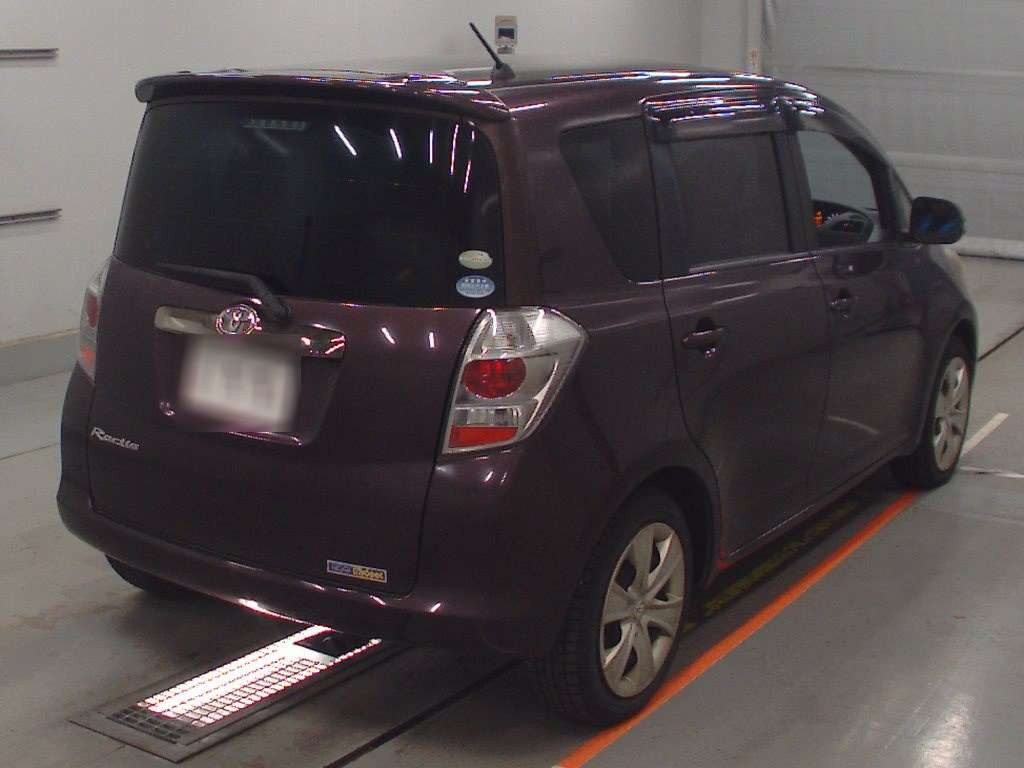 2010 Toyota Ractis NCP100[1]