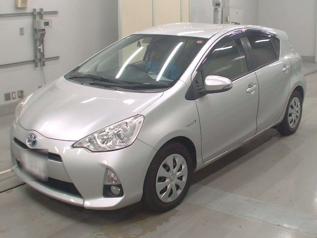 2012 Toyota Aqua NHP10[0]