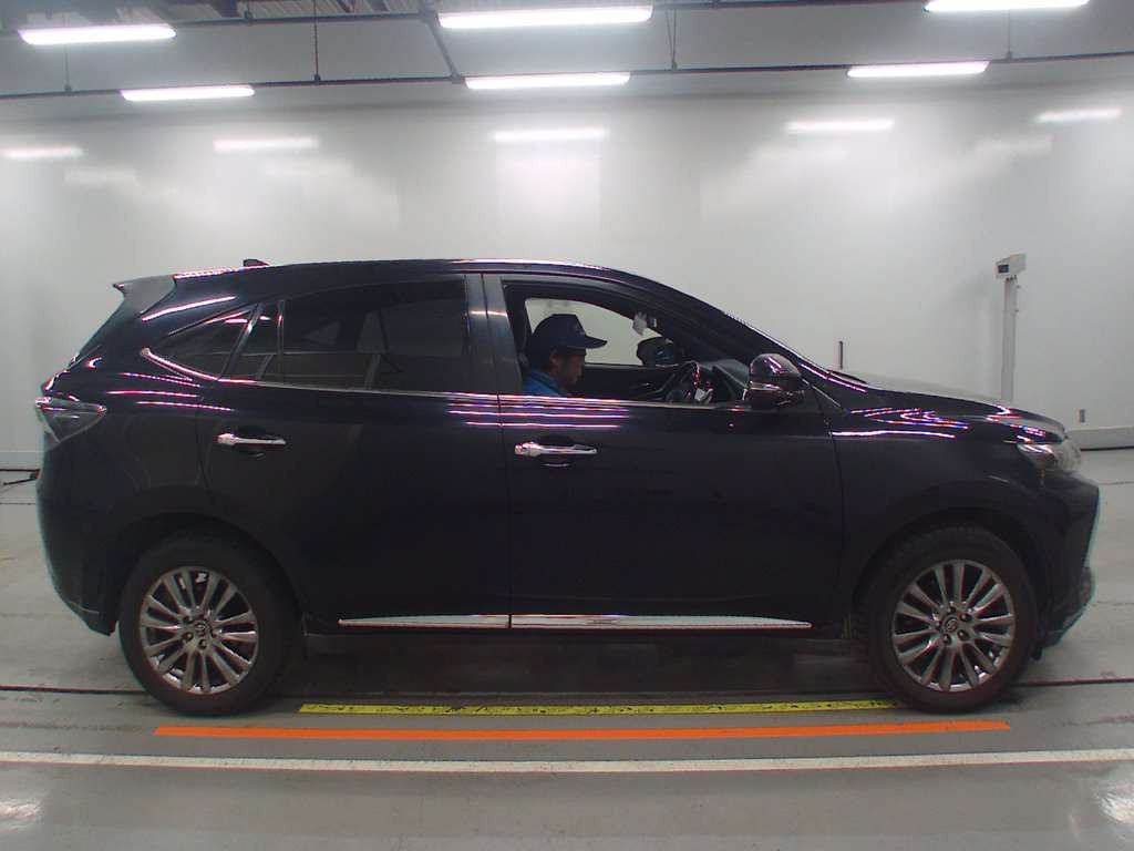 2014 Toyota Harrier ZSU60W[2]