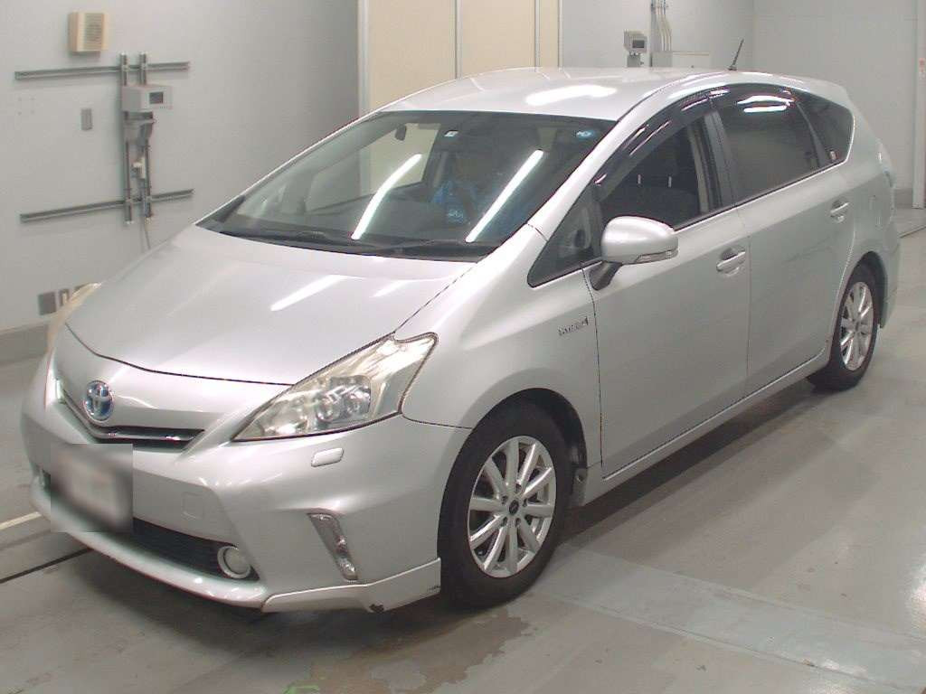 2011 Toyota Prius alpha ZVW41W[0]