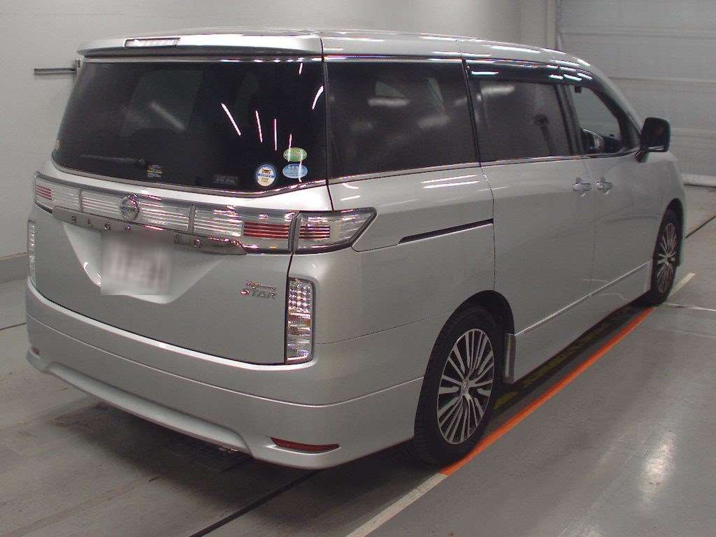 2018 Nissan Elgrand TE52[1]