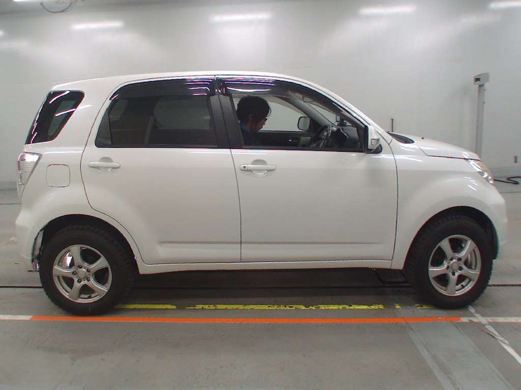 2011 Daihatsu BEGO J210G[2]