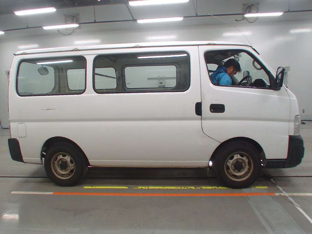 2004 Nissan Caravan Van VPE25[2]