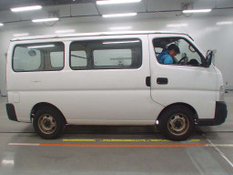 2004 Nissan Caravan Van