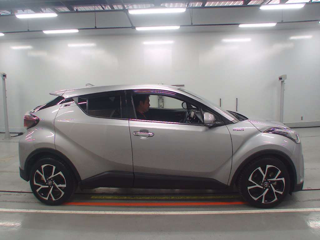 2018 Toyota C-HR ZYX10[2]