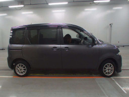 2009 Toyota Sienta