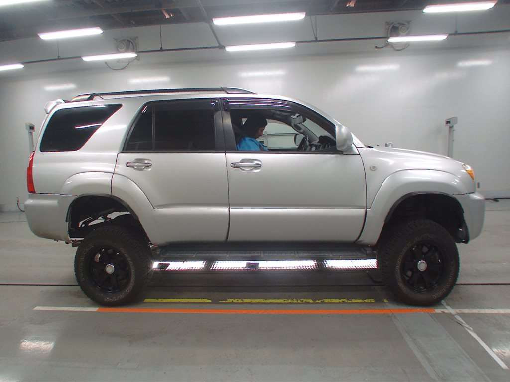 2006 Toyota Hilux Surf TRN215W[2]