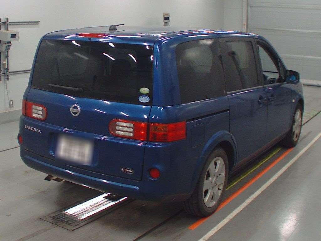 2010 Nissan Lafesta B30[1]