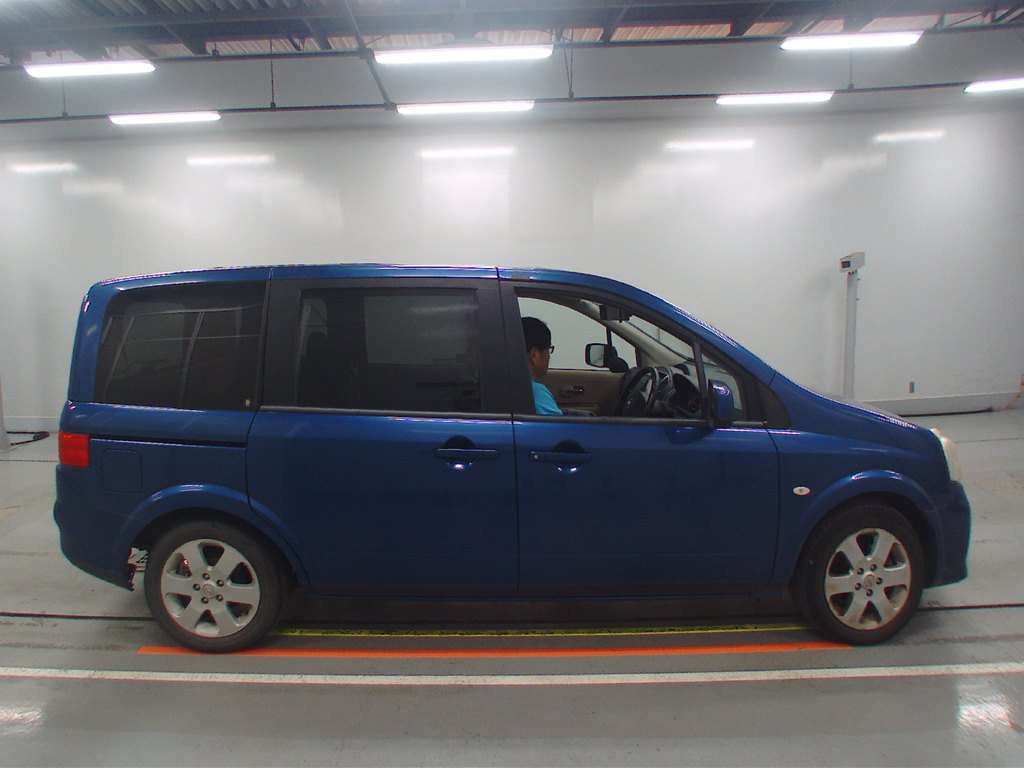 2010 Nissan Lafesta B30[2]