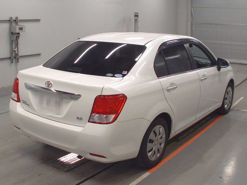 2013 Toyota Corolla Axio NZE161[1]