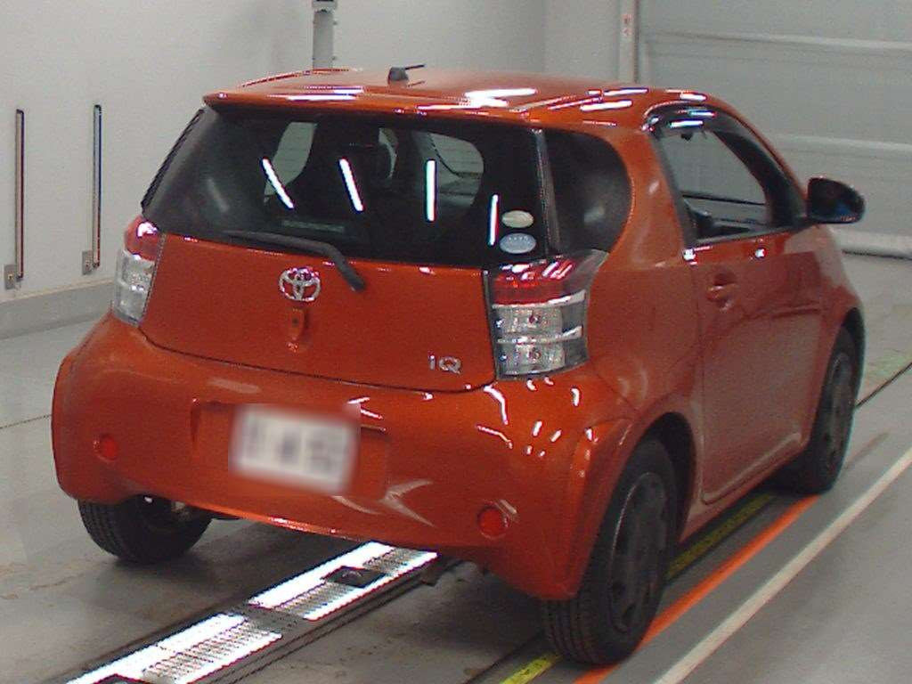 2011 Toyota iQ KGJ10[1]