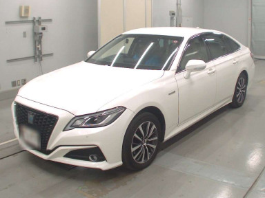 2018 Toyota Crown Hybrid