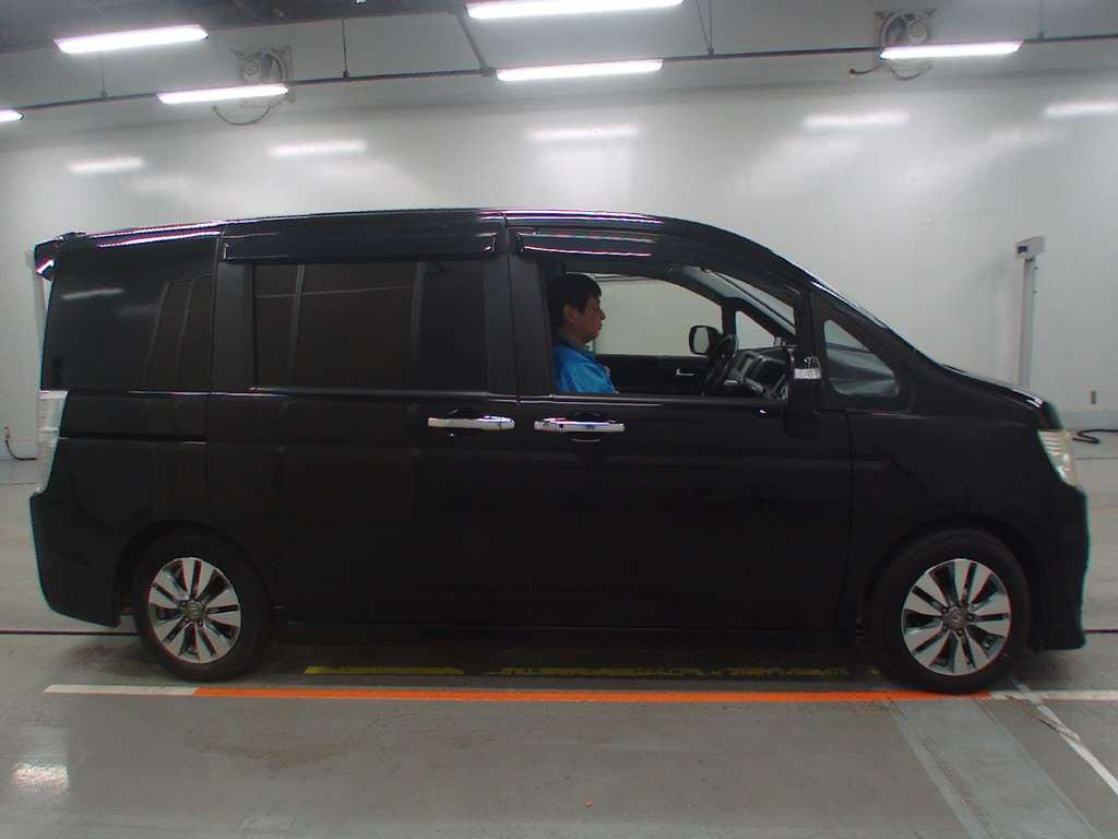 2014 Honda Step WGN Spada RK5[2]