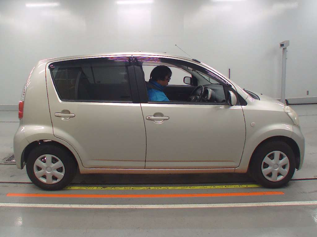 2010 Toyota Passo KGC10[2]