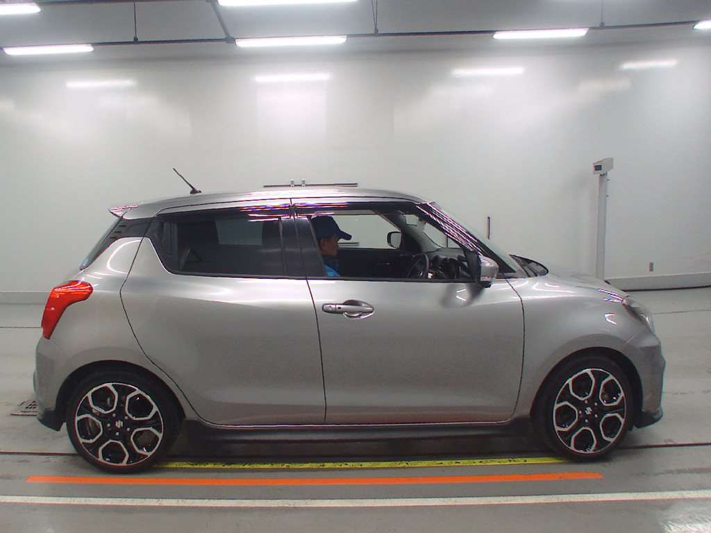 2018 Suzuki Swift Sport ZC33S[2]