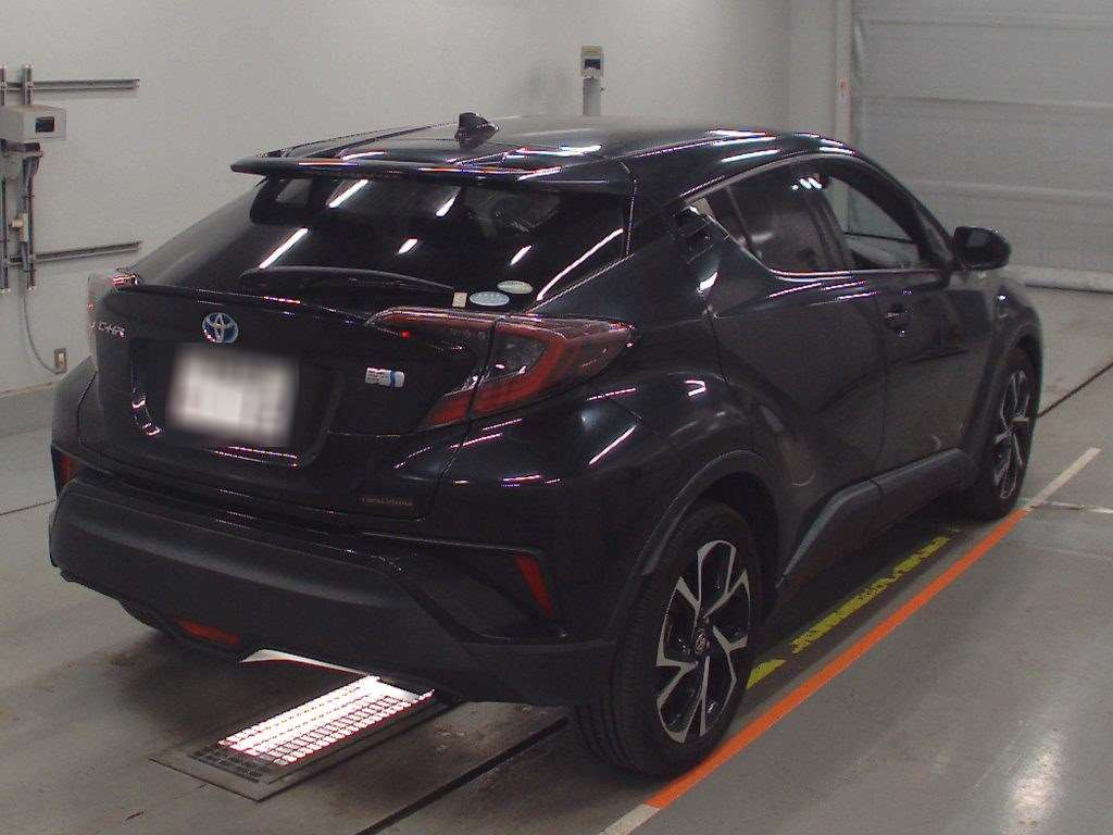 2017 Toyota C-HR ZYX10[1]