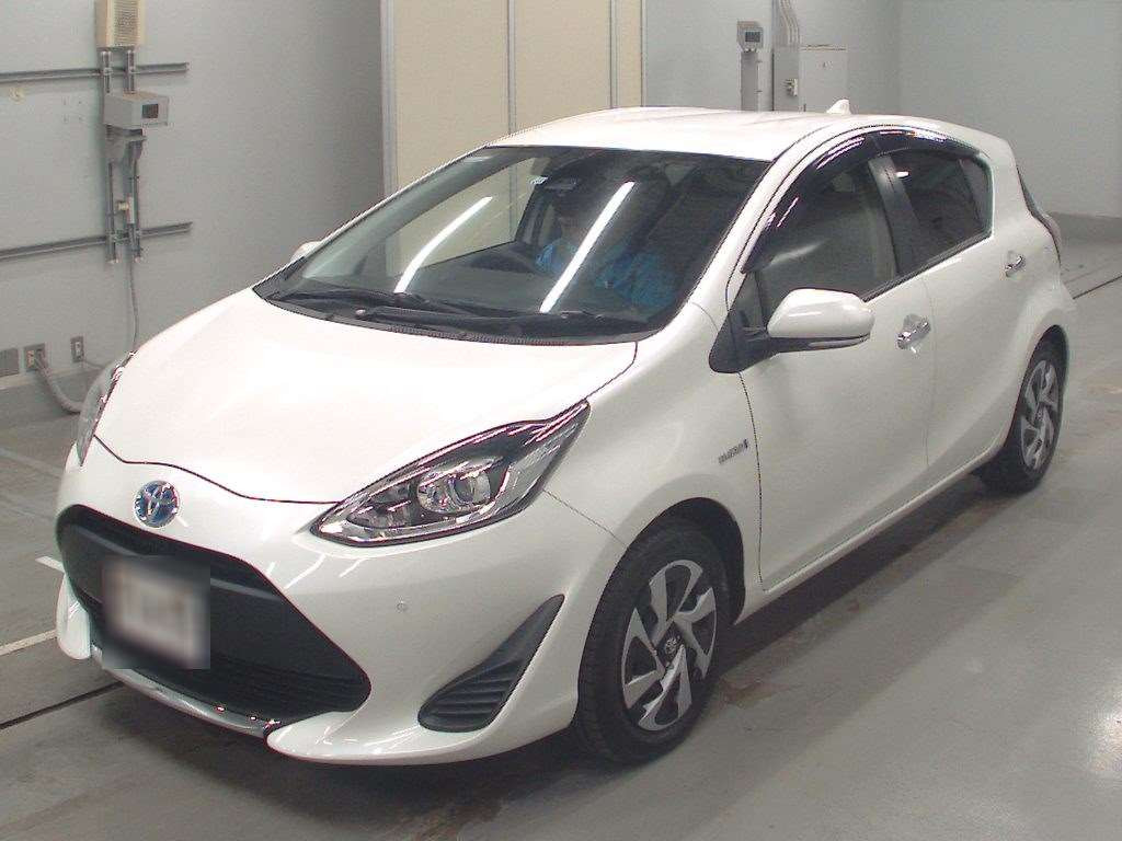 2019 Toyota Aqua NHP10[0]