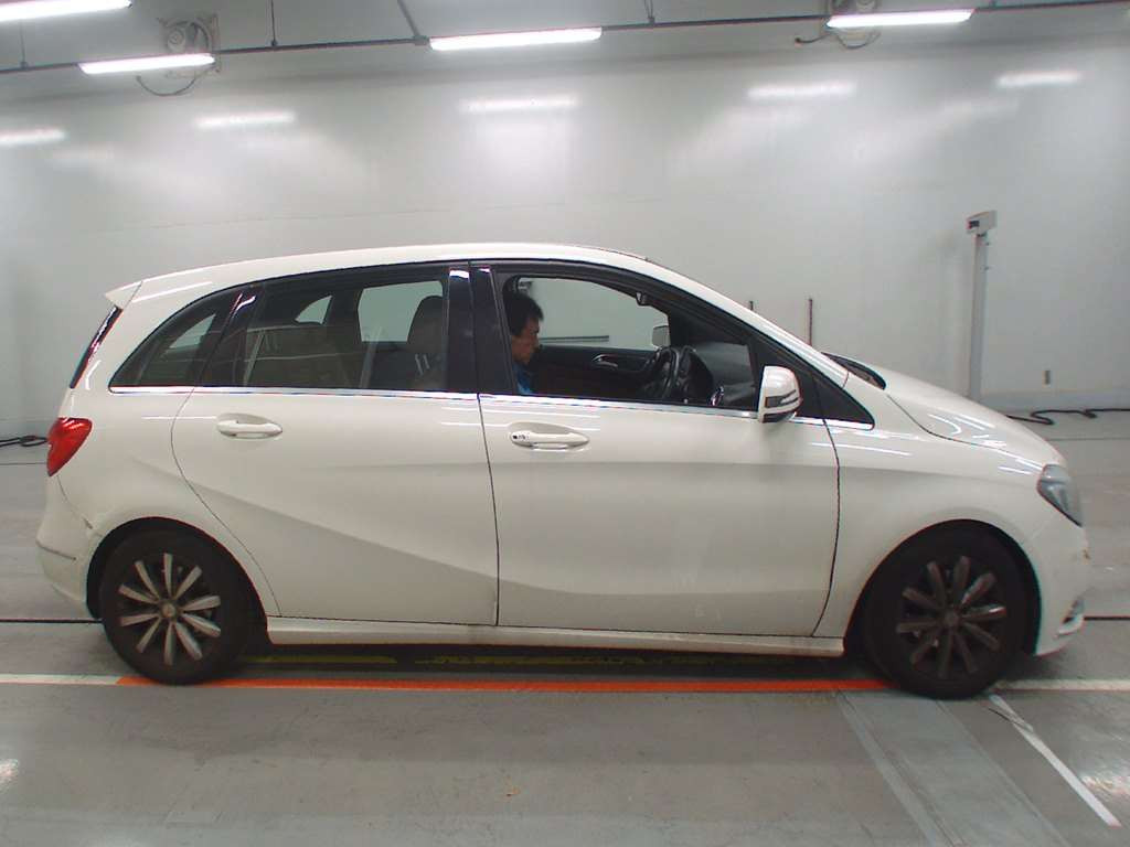 2012 Mercedes Benz B-Class 246242[2]