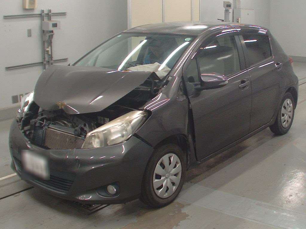 2011 Toyota Vitz NSP130[0]