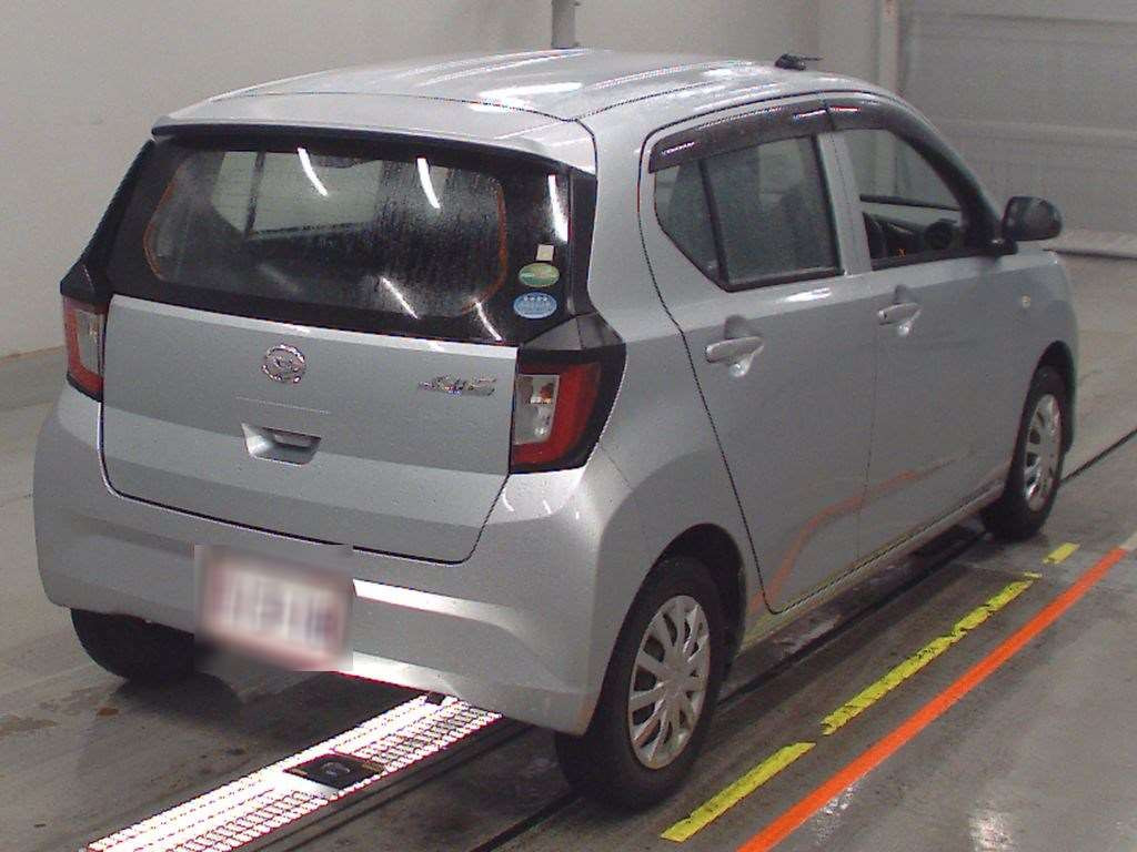 2018 Daihatsu Mira es LA350S[1]