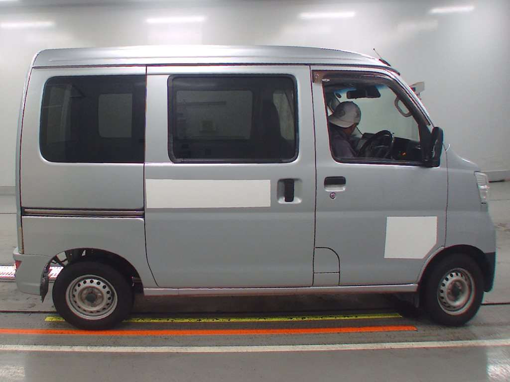 2018 Daihatsu Hijet Cargo S321V[2]