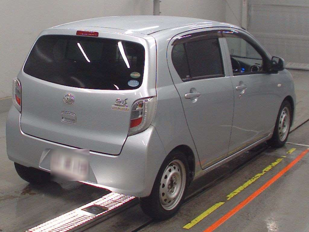 2016 Daihatsu Mira es LA300S[1]