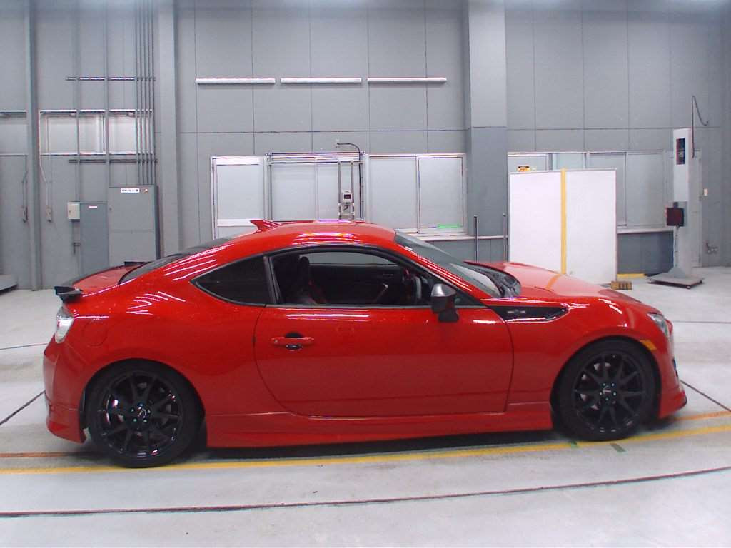 2012 Toyota 86 ZN6[2]