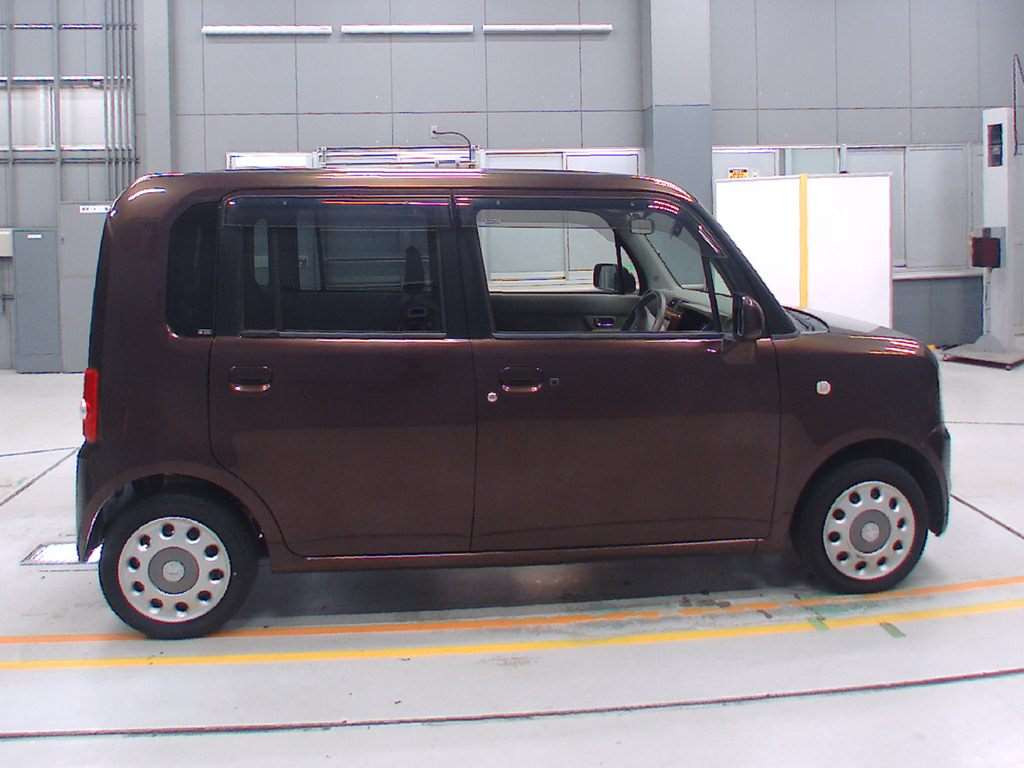 2013 Toyota Pixis Space L575A[2]