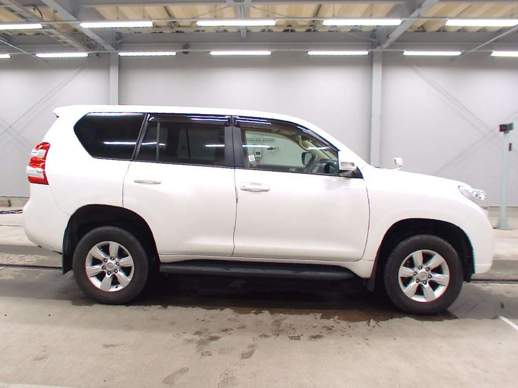 2015 Toyota Land Cruiser Prado GDJ150W[2]