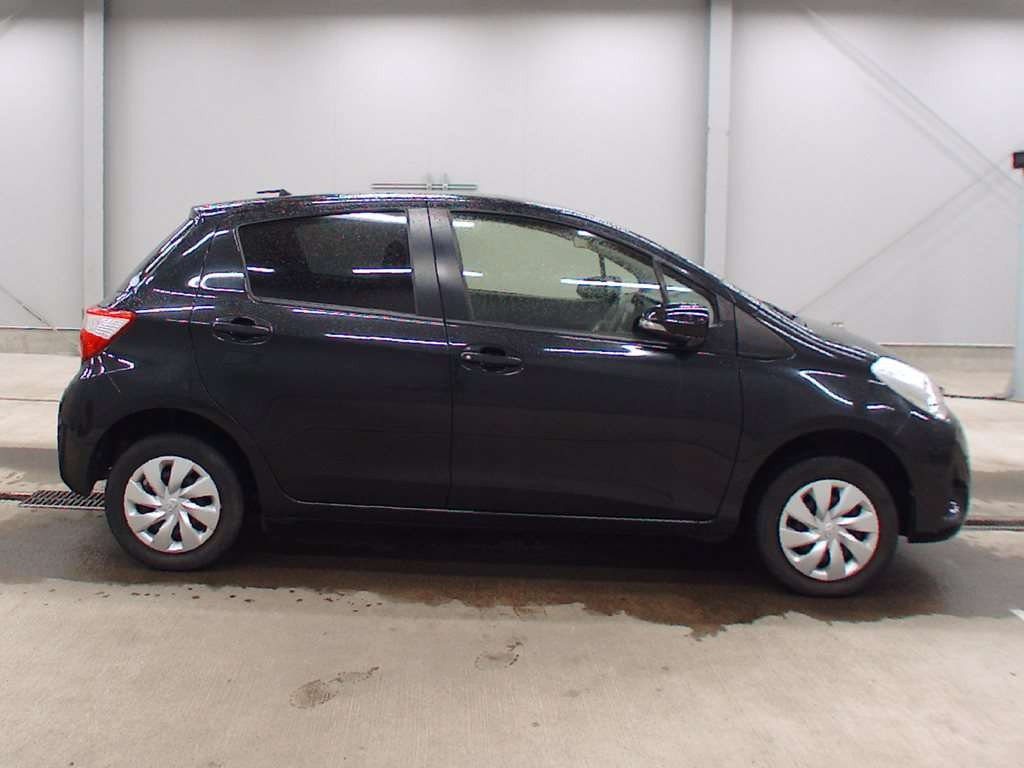 2019 Toyota Vitz NSP135[2]