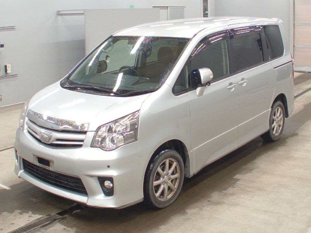 2013 Toyota Noah ZRR75W[0]