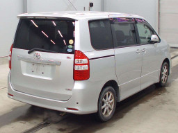 2013 Toyota Noah