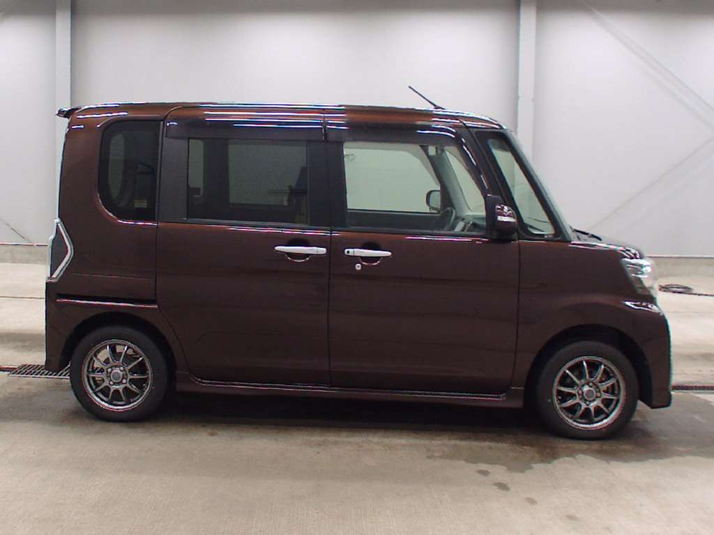 2017 Daihatsu Tanto Custom LA600S[2]